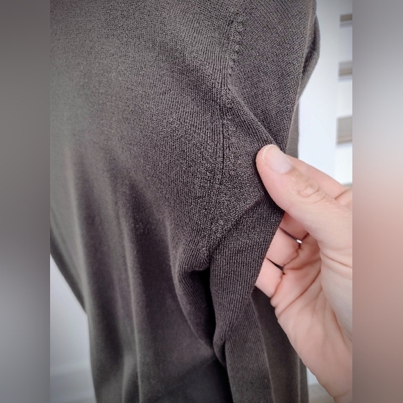 Like New W's Medium Doncaster Sport Dark Olive Green 3/4 Sleeve Blouse 80% Silk - Picture 9 of 12